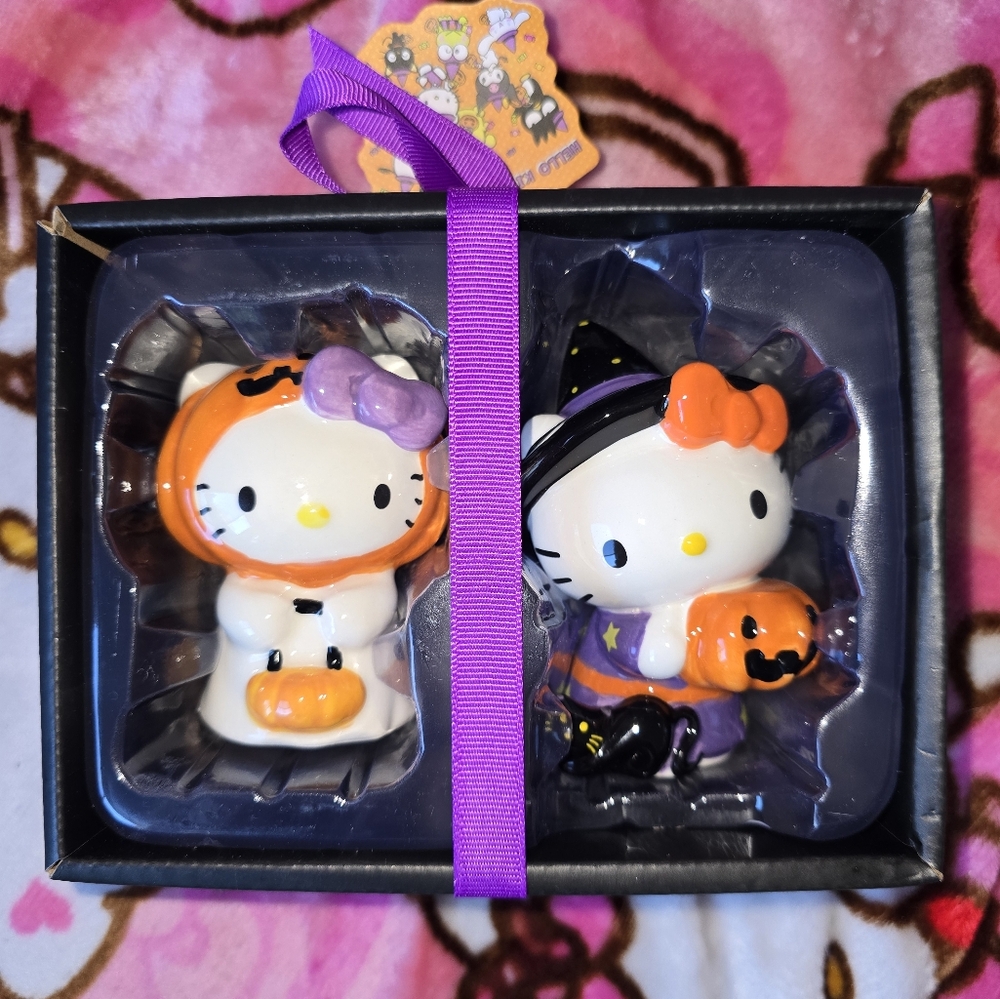 Hello Kitty halloween salt and pepper shakers